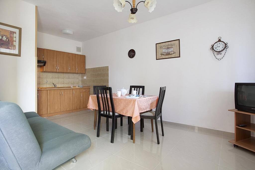 Apartments With A Parking Space Rabac, Labin - 7622 מראה חיצוני תמונה